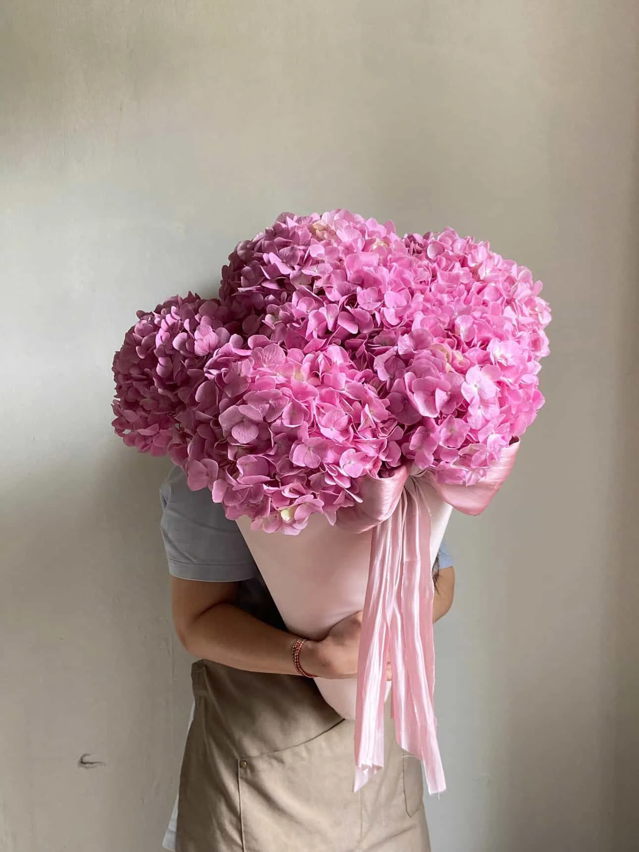 Bó hoa ốc quế cẩm tú cầu hồng